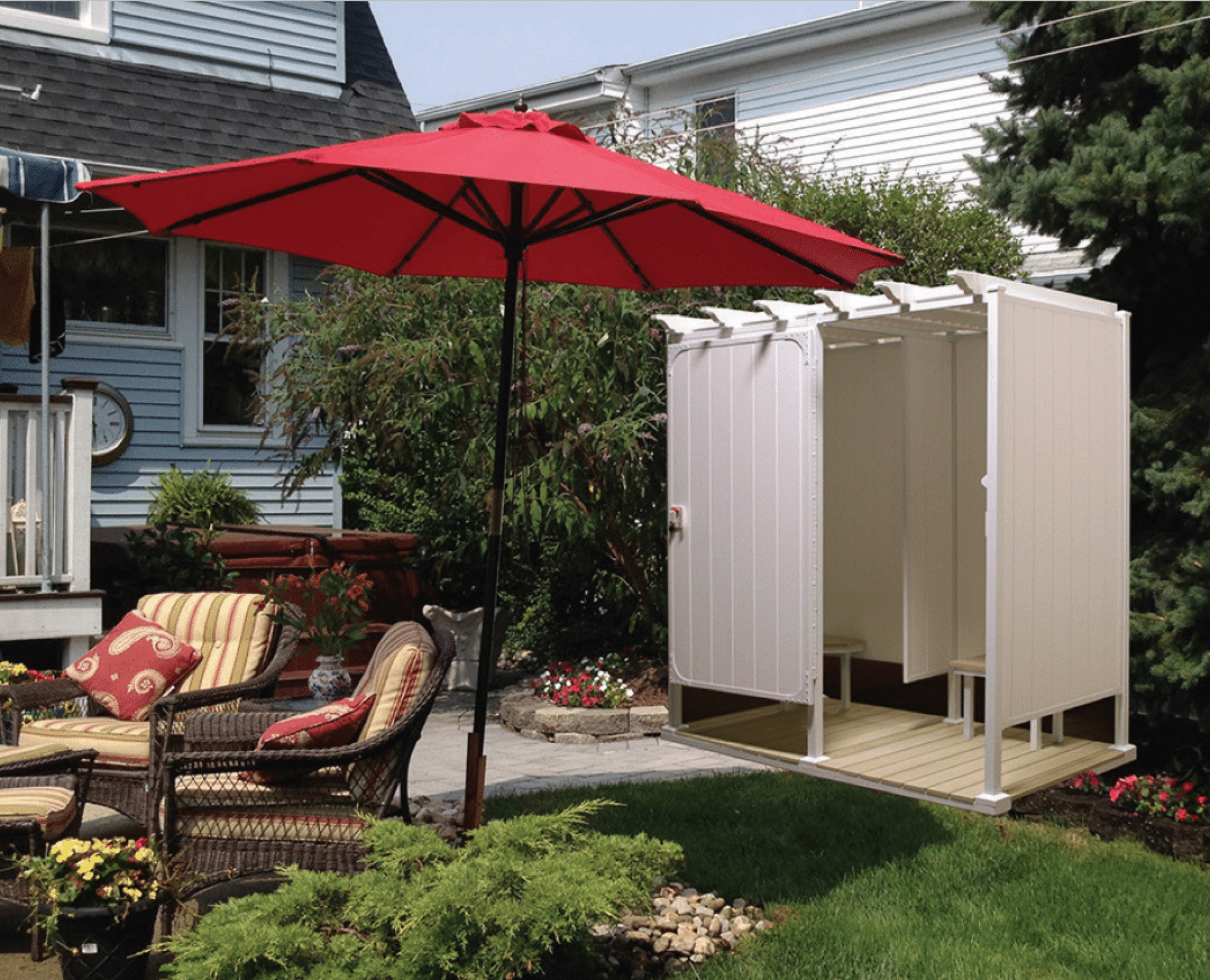 outdoor-shower-encolsure-in-backyard